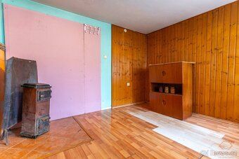 Nabízíme na prodej rodinný dům 2+1 s pozemkem 335 m² ve vina
