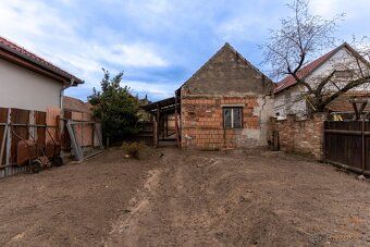Nabízíme na prodej rodinný dům 2+1 s pozemkem 335 m² ve vina