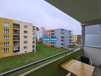 Ev.č. 02933 Nabízíme k pronájmu prostorný světlý byt o dispo