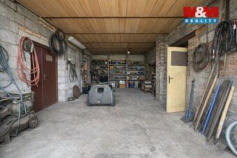 Nabízíme k prodeji rodinný dům o dispozici 4+1 v obci Zbrasl