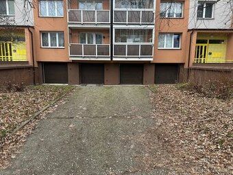 Nabízím k dlouhodobému pronájmu suchou a čistou garáž o výmě
