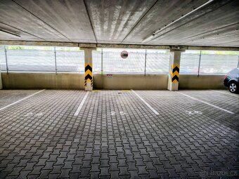 Pronajmu parkovací stání č.25 v novém parkovacím domu Brykso