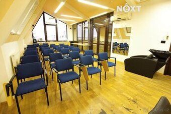 Hledáme kadeřnici do nově zrekonstruovaného kadeřnictví. Cen