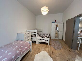 Byt k pronájmu - 1+1, 50m2, 1. patro, cihla, Praha 10 - Vršo