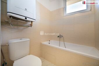 + poplatky 800,-Kč/osoba (vodné-stočné). Elektřina se přepis