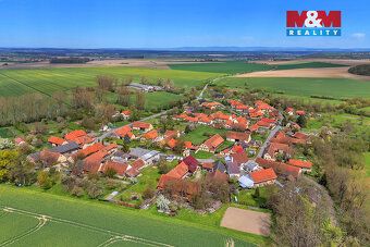 Nabízíme k prodeji stavební pozemek o výměře 1 256 m² v obci