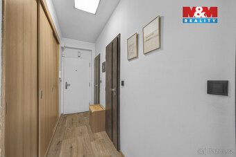 Nabízíme vám k dlouhodobému pronájmu světlý a vkusně zařízen