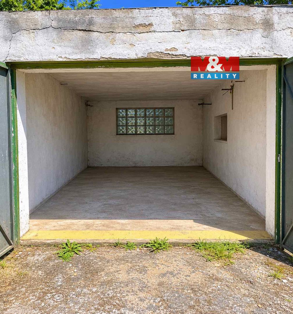 Nabízíme k prodeji zděnou garáž o výměře 20 m² v oblíbené lo