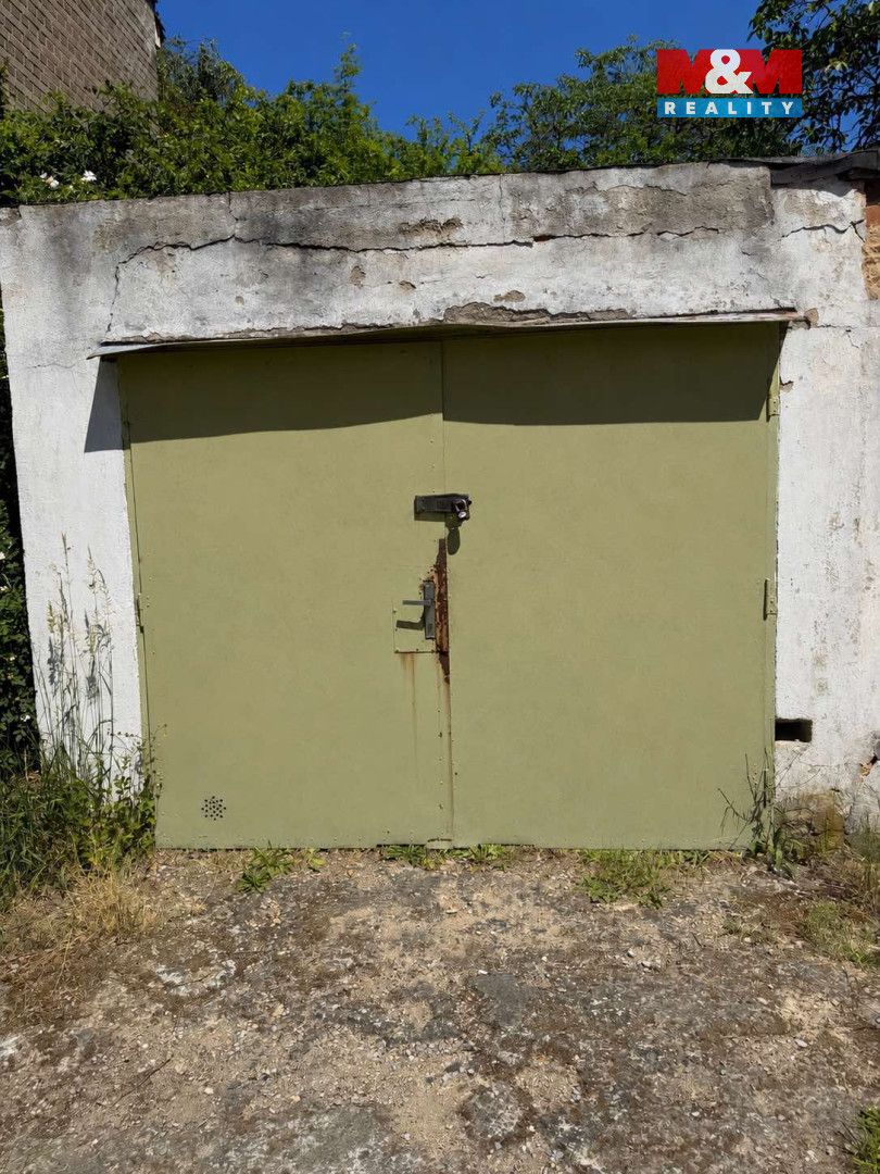 Nabízíme k prodeji zděnou garáž o výměře 20 m² v oblíbené lo