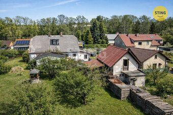 Nabízím Vám ke koupi prostorný rodinný dům o dispozici 5+1 s