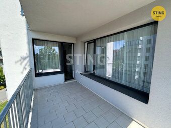 Nabízíme k pronájmu velmi pěkný byt 3+kk (87 m2) s terasou a