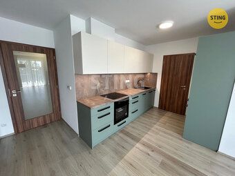 Nabízíme k pronájmu velmi pěkný byt 3+kk (87 m2) s terasou a