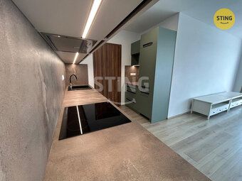 Nabízíme k pronájmu velmi pěkný byt 3+kk (87 m2) s terasou a