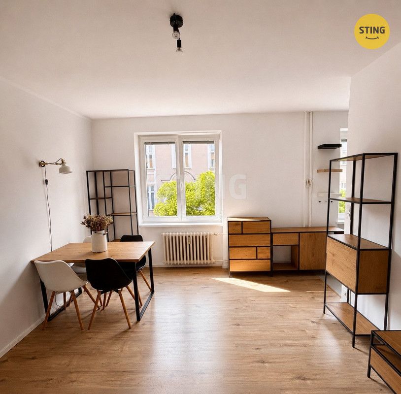 Nabízíme k pronájmu bytovou jednotku 2+1 o výměře 52m2. Byt 