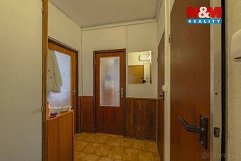 Nabízíme k pronájmu světlý byt 1+1 o užitné ploše 43 m² v 8.