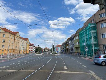 Nabízím k prodeji prostorný a světlý byt 2+kk o výměře 65 m²