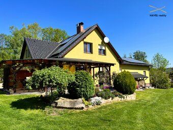 PROSTORNÝ RODINNÝ DŮM 192 m² NA POZEMKU 3 392 m² S VELKORYSO
