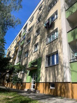 Ev.č. 00102 Nabízím k pronájmu prostorný byt 2+1 ve 3. patře
