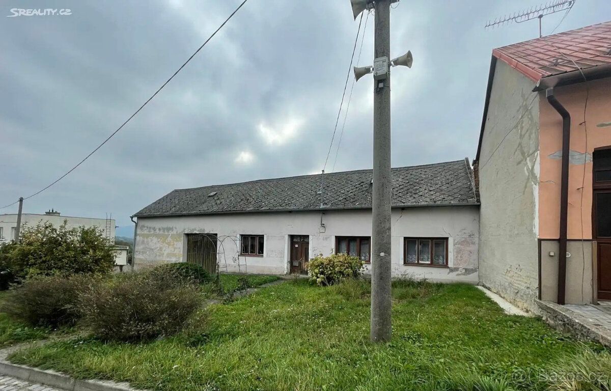 Nabízíme k prodeji stavební pozemek vhodný pro výstavbu rodi