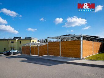 Nabízíme pronájem prostorného bytu 2+kk (52 m²) v 2. nadzemn