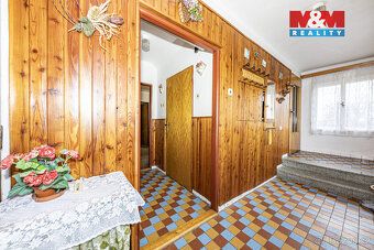 Nabízíme samostatně stojící dvougenerační rodinný dům v oblí