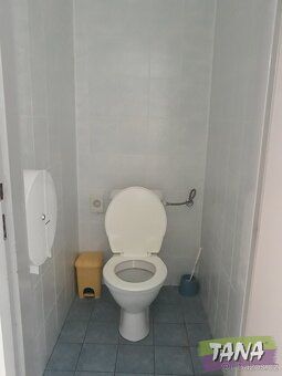Ev.č. 00079-1 Pronájem kanceláře v administrativní budově v 