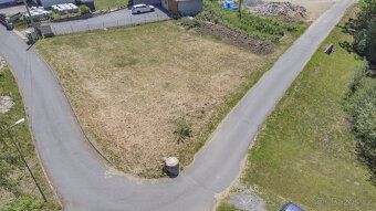 Prodej pozemku určeného k výstavbě RD na krásném místě v Dlo
