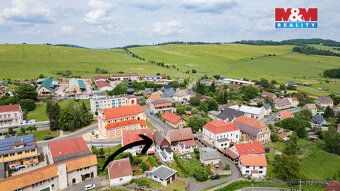 Nabízíme k prodeji rodinný dům v původním, ale udržovaném st