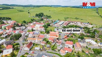 Nabízíme k prodeji rodinný dům v původním, ale udržovaném st