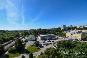 K dlouhodobému pronájmu nabízíme byt o dispozici 1+1 v klidn