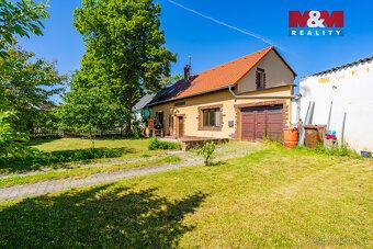 Nabízíme k prodeji rodinný dům o dispozici 6+kk s garáží, ba