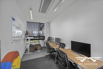 Ev.č. 765 Zprostředkujeme přenechání nájmu moderních kancelá