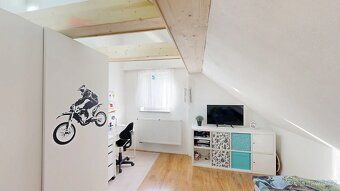 Nabízíme k prodeji v obci Varnsdorf prostorný a kompletně zr