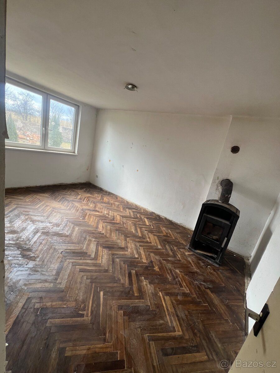 Pronájem bytu 2+1 ve Sklářích na Šumavě s rozlohou cca 57m2,