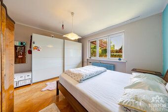 Nabízíme k prodeji prostorný rodinný dům o dispozici 6+2 s u