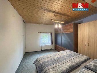 Nabízíme Vám k prodeji rodinný dům o dispozici 4+1 v klidné 