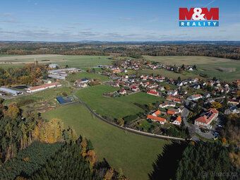 Nabízíme k prodeji rozlehlý stavební pozemek o celkové výměř