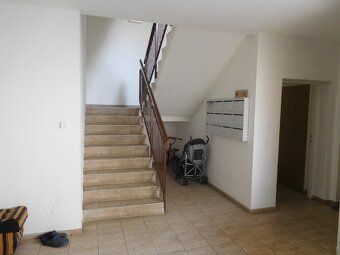 Nabízíme k dlouhodobému pronájmu byt 1+kk 39m2 s vlastní opl