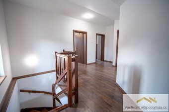 Rodinný dům 5+1 se zahradou 2 282 m² a investičním potenciál