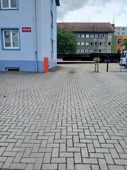 Nabízím k pronájmu 4 parkovací venkovní stání v hlídaném are