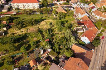 Nabízíme k prodeji pozemek o celkové výměře 1 730 m² v oblíb