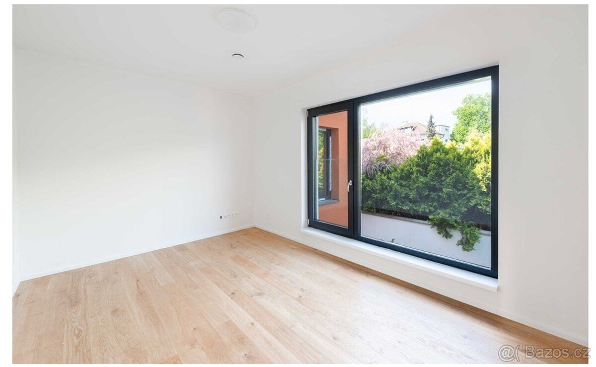 Nabízím k prodeji moderní byt 2+kk o ploše 58 m² v novém kom