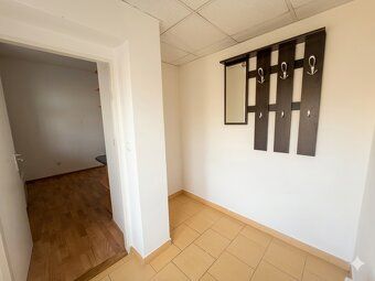 Nabízím k dlouhodobému pronájmu zděný byt o dispozici 2+kk a