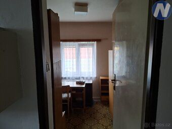 Nabízím k pronájmu bytovou jednotku o dispozici 3+1 a podlah