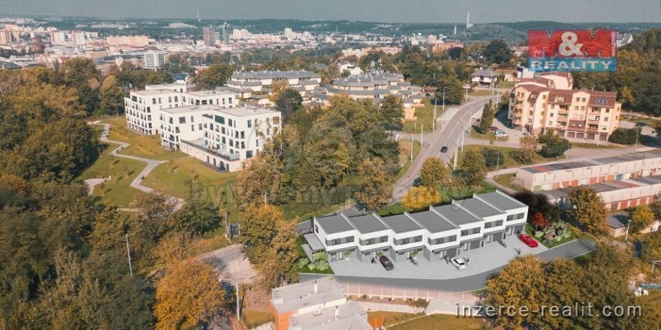 1800 Kč/měsíc, velmi dobré místo viditelné z obytných domů v