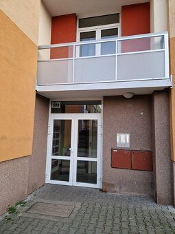 Nabízím k pronájmu moderní garsonku o celkové výměře 35,5 m²