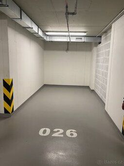 Pronajmu garážové stání pro motorku. Super moderní parking v