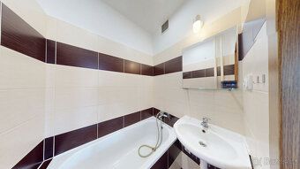 Nabízíme k podnájmu světlý a prakticky řešený byt o dispozic