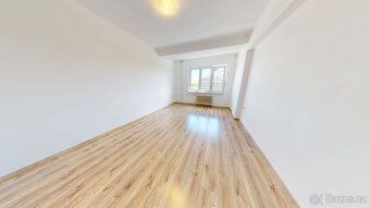 Nabízíme k podnájmu světlý a prakticky řešený byt o dispozic