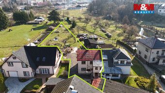 Nabízíme k prodeji prostorný rodinný dům v obci Letohrad. Mě